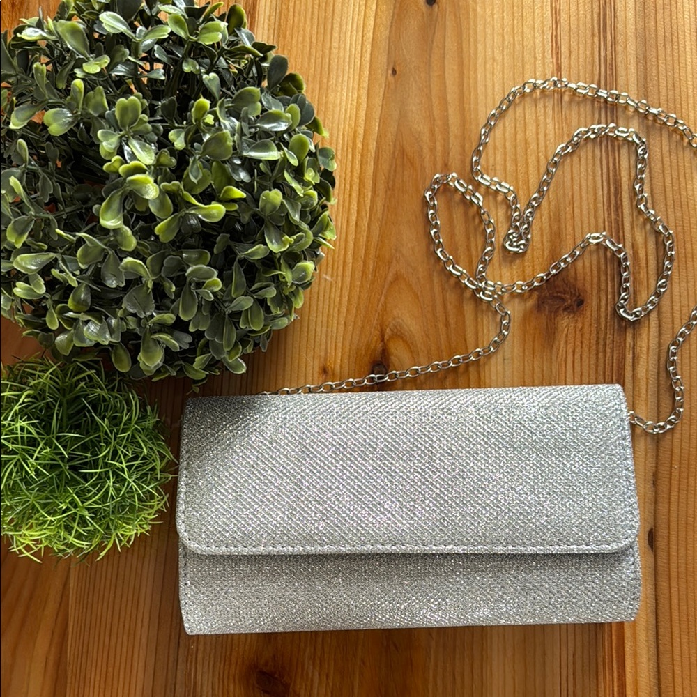 Elegant Silver Chain Clutch